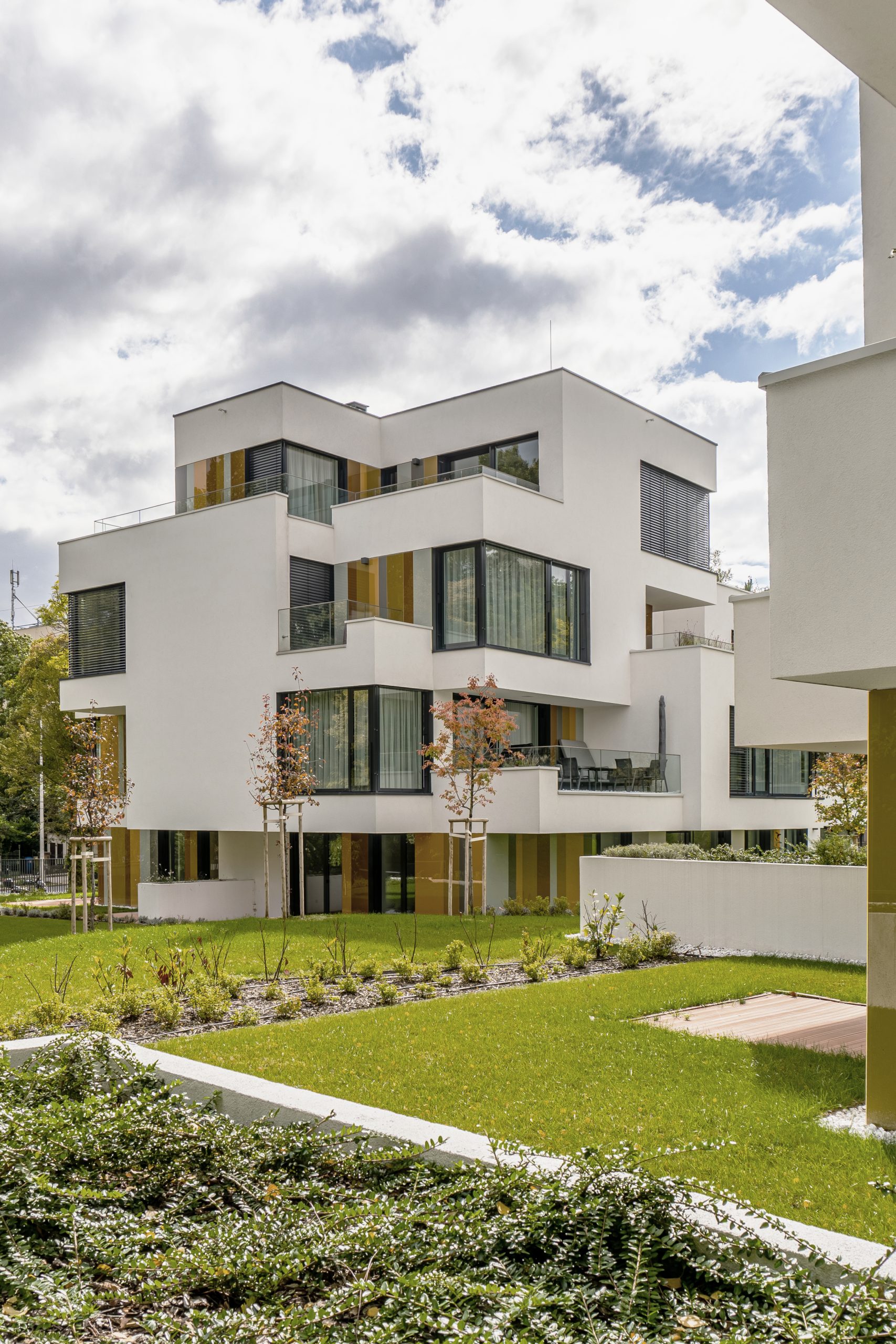 6655b5bb20eb6-scaled